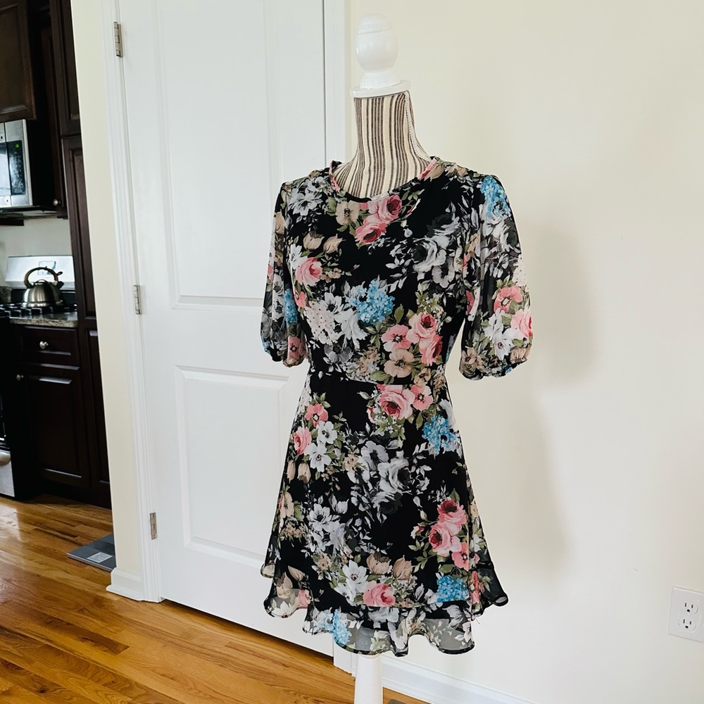NWOT Lulu’s Floral Dress Small S
